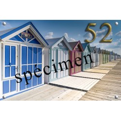 Plaque de porte en métal.